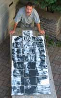 The artist with DNA Man #2 - L'artiste avec l'Homme ADN #2